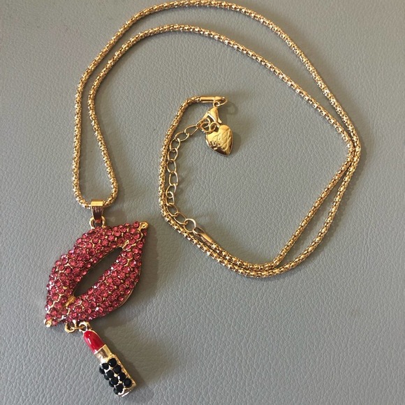 BETSEY Johnson Sexy Pink Lips Lipstick Pendant Necklace - Picture 1 of 7